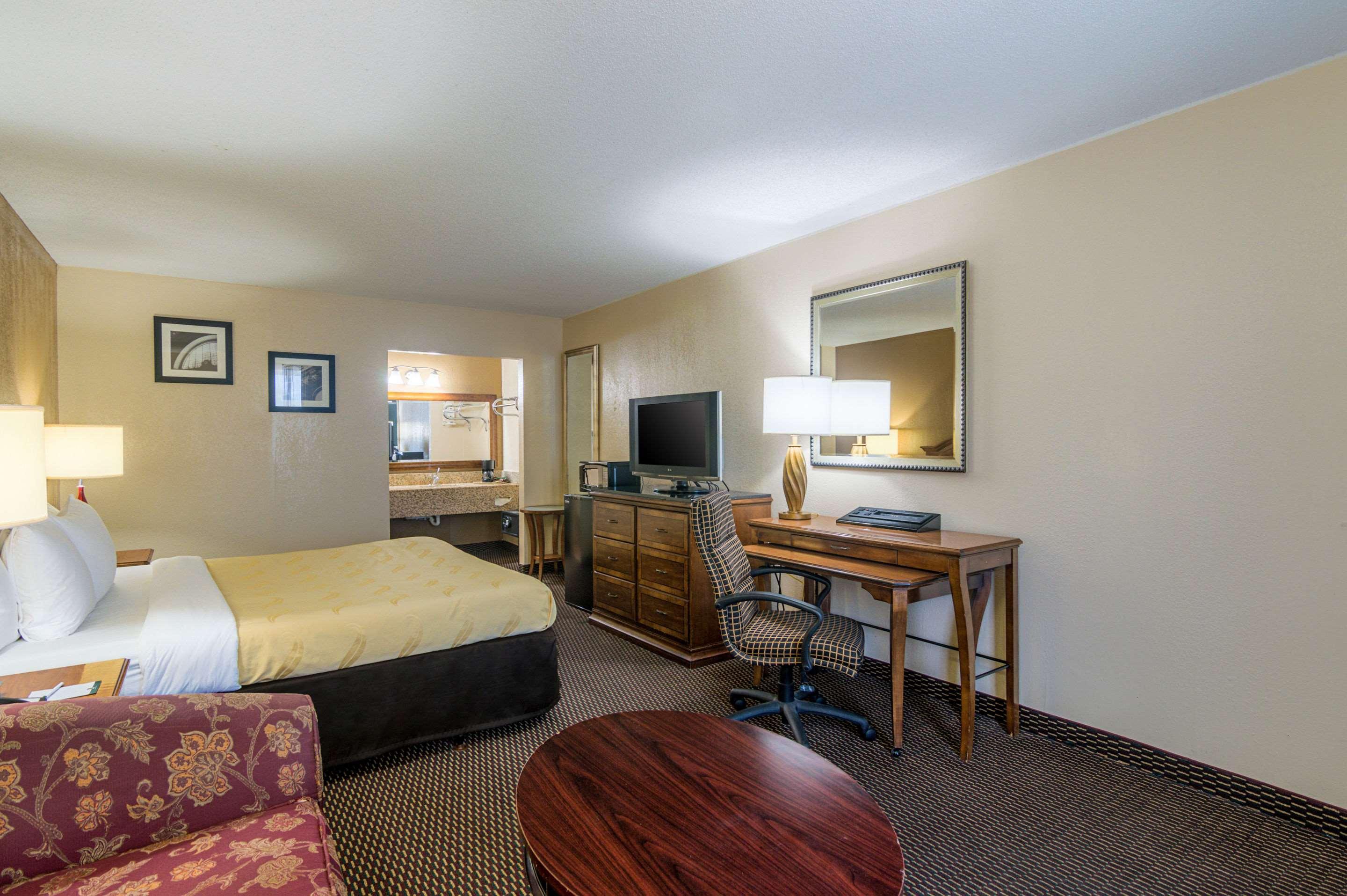 Quality Inn Shawnee I-40 Extérieur photo
