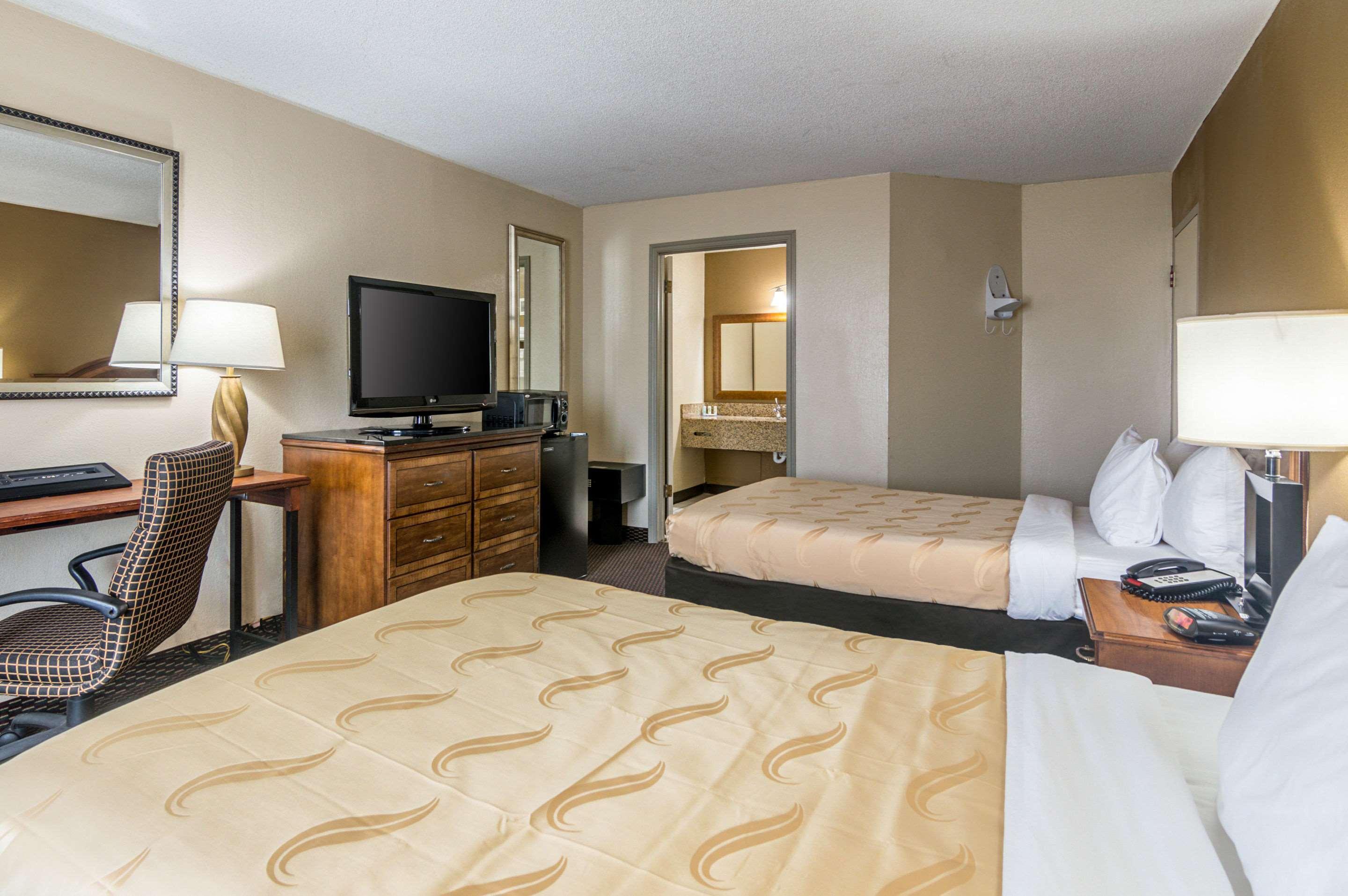 Quality Inn Shawnee I-40 Extérieur photo