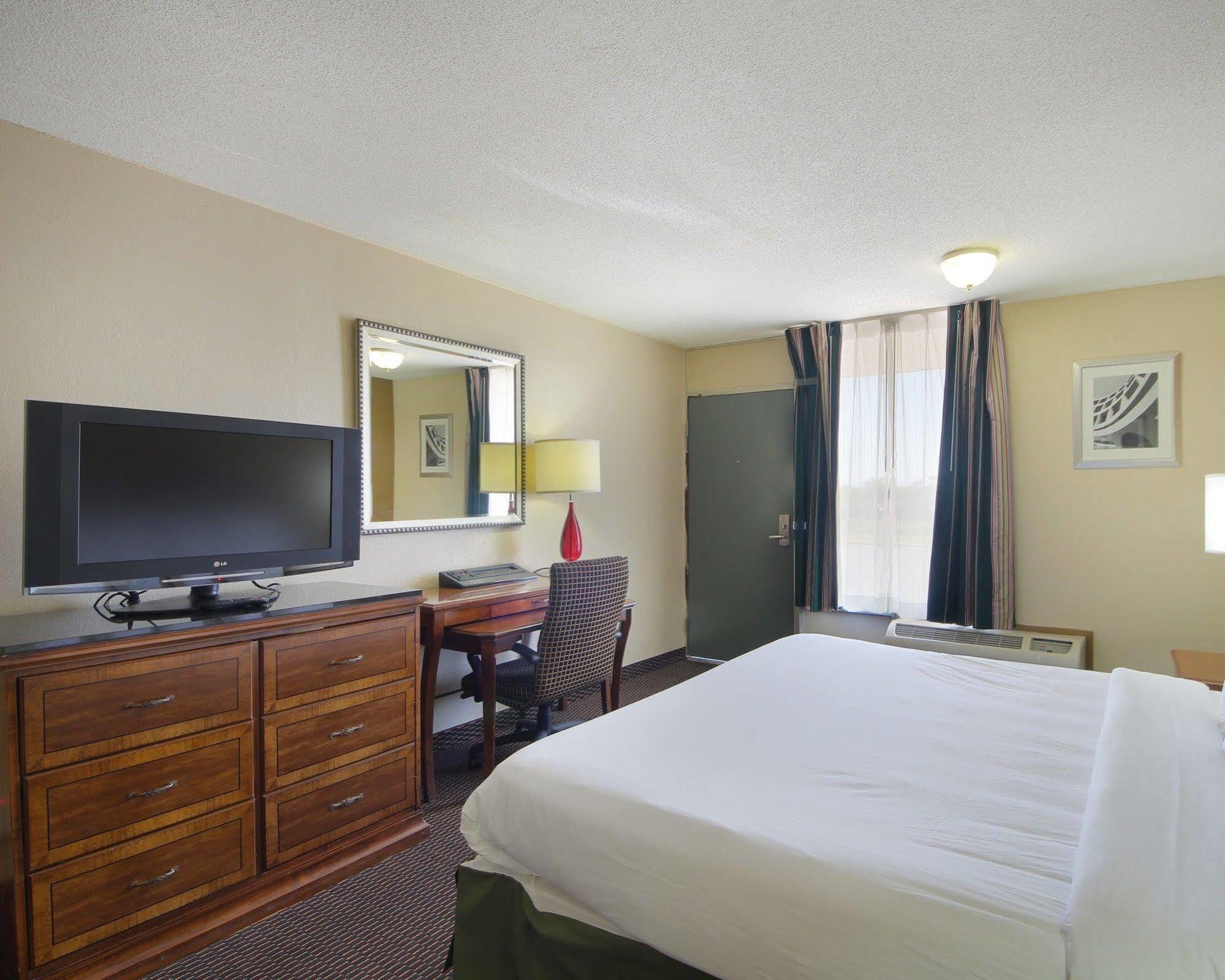 Quality Inn Shawnee I-40 Extérieur photo