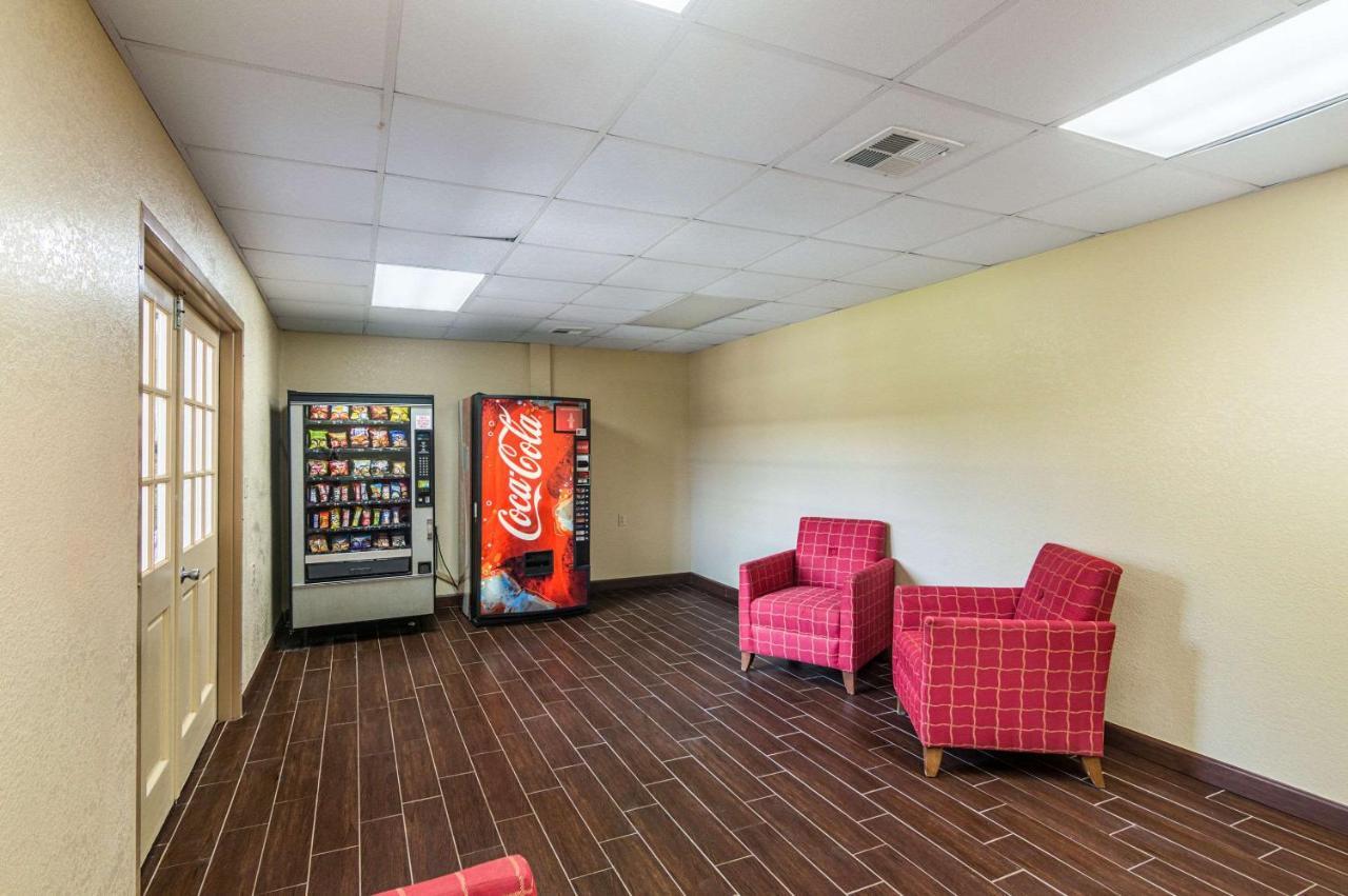 Quality Inn Shawnee I-40 Extérieur photo