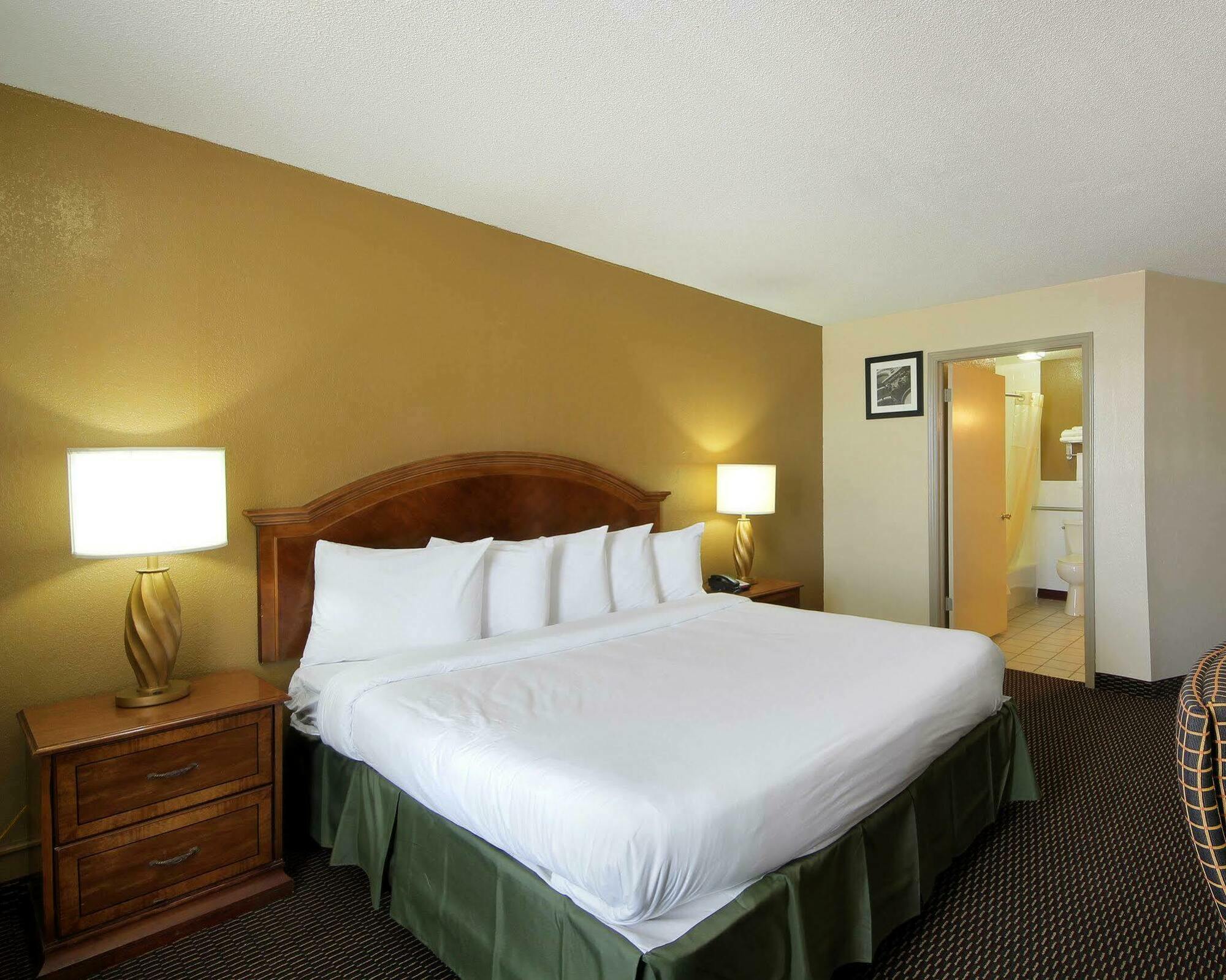 Quality Inn Shawnee I-40 Extérieur photo
