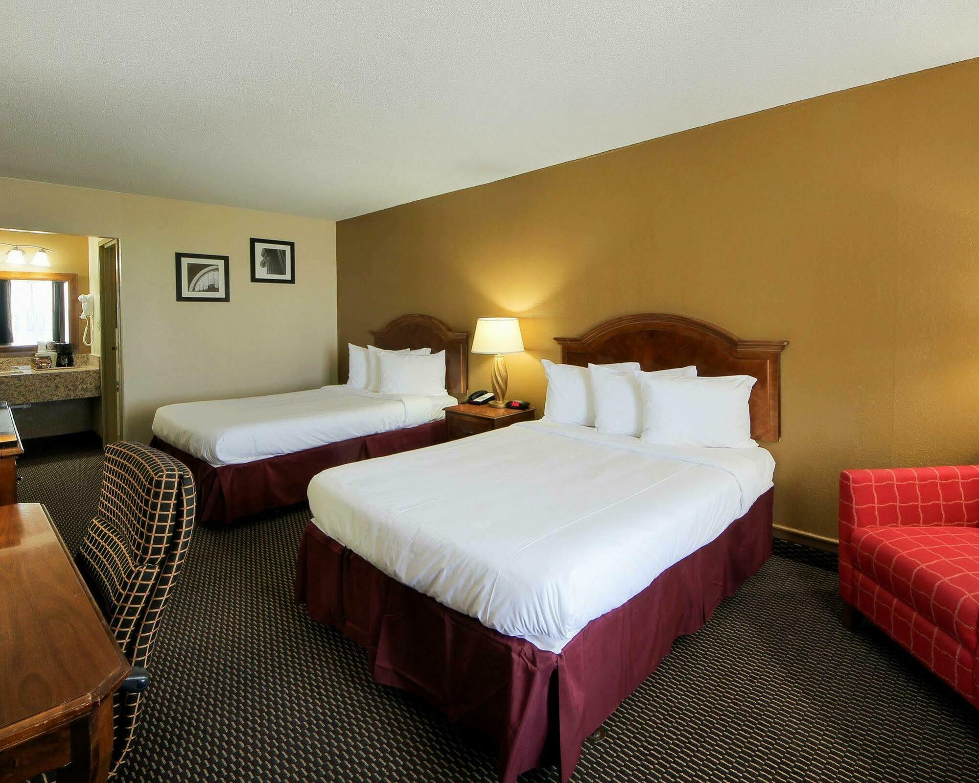 Quality Inn Shawnee I-40 Extérieur photo